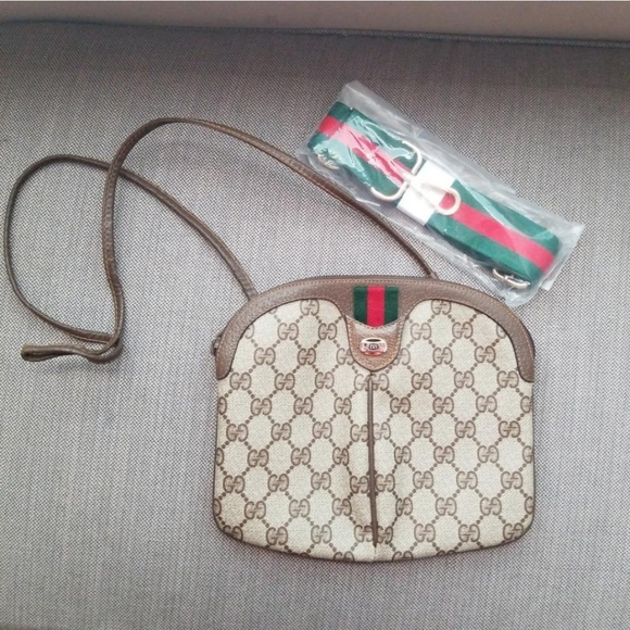 Authentic Vintage Gucci GG Monogram Ophidia Clutch - Picture 2 of 12